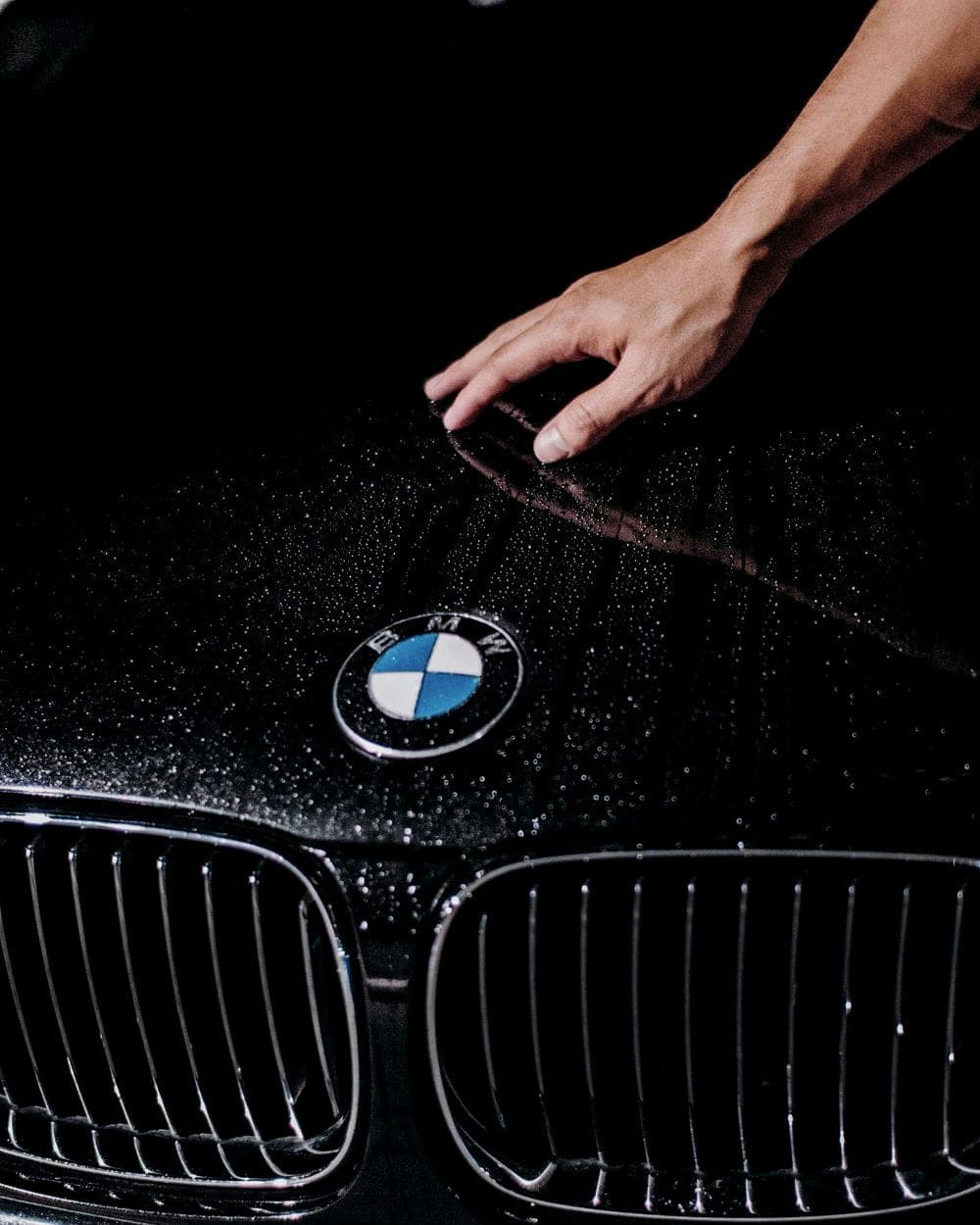 Water beading on a coated bonnet